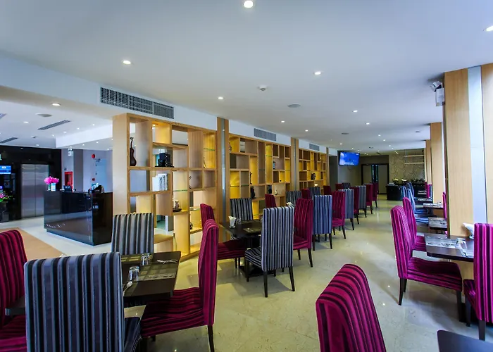 Icon Sukhumvit 2 Hotel 4*