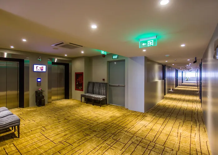 Hotel Icon Sukhumvit 2 4*